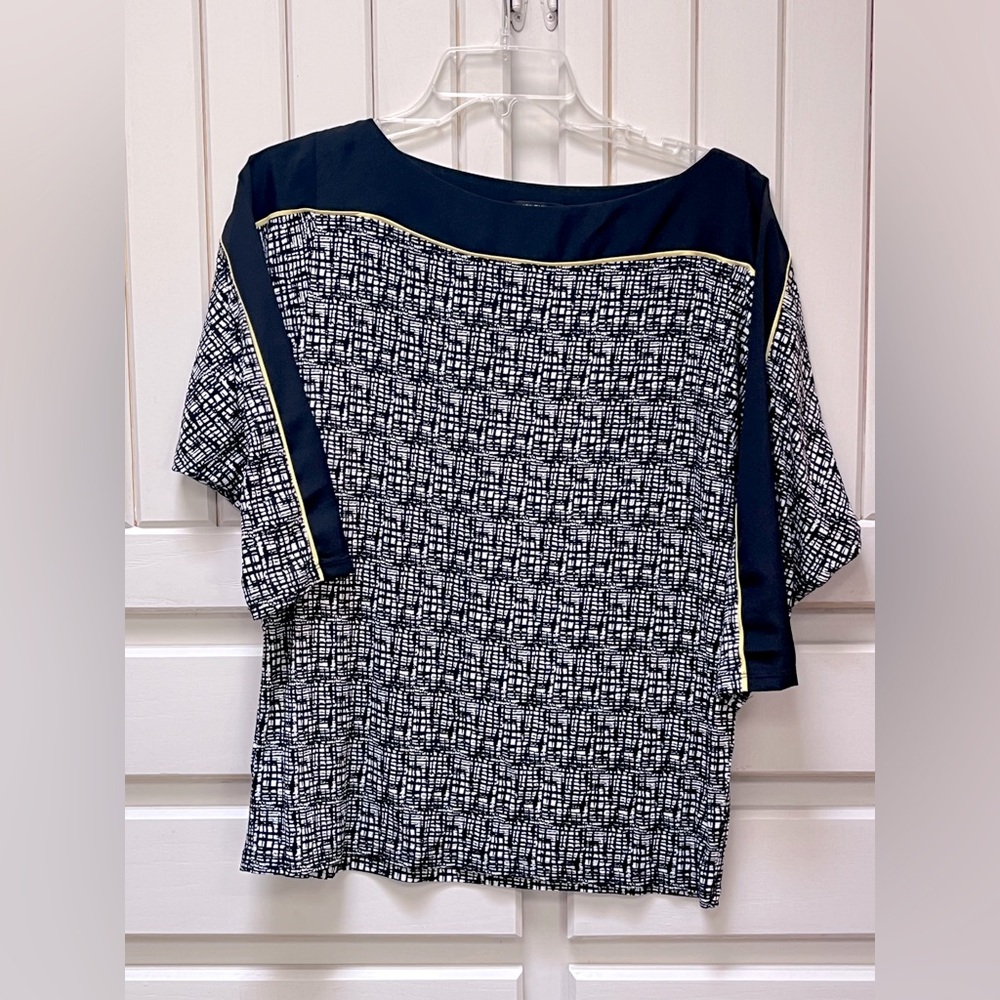 Ann Taylor Black and White Blouse, size SP